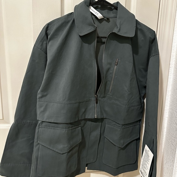 Lululemon Glyde 2-in-1 Adaptable Jacket - Picture 7 of 8